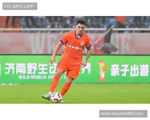 泰山中卫洛佩斯对抗表现不佳奥斯卡强势突破致失球